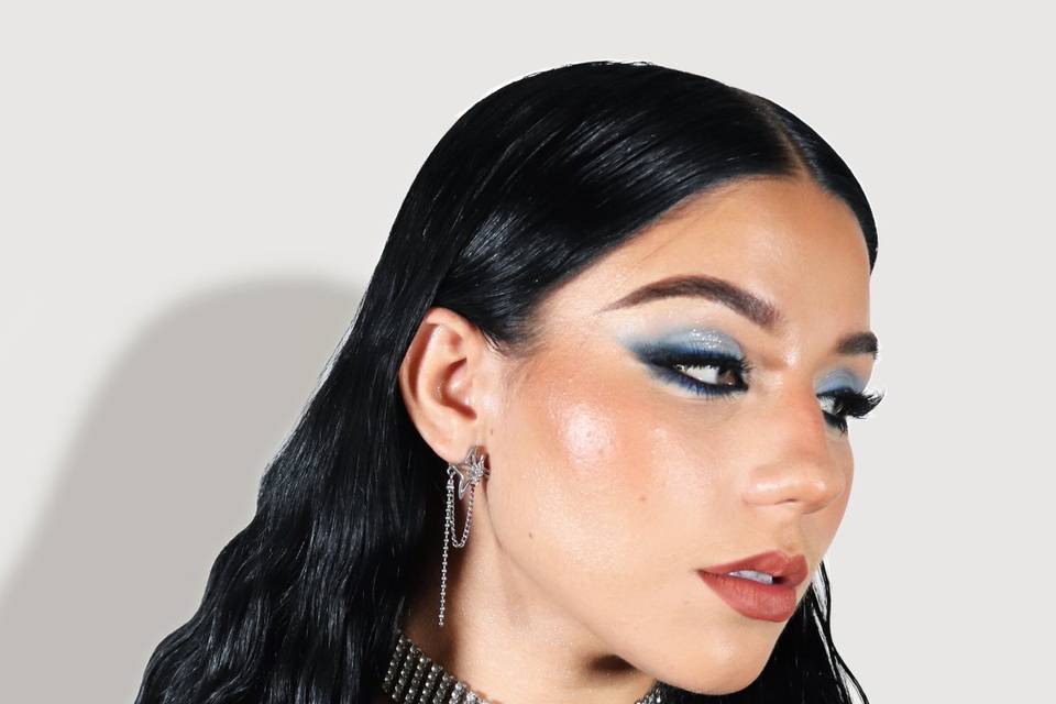 Electric blue makeup look.