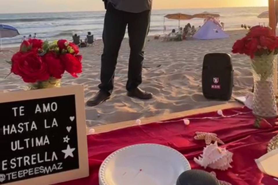 Cena romántica en playa