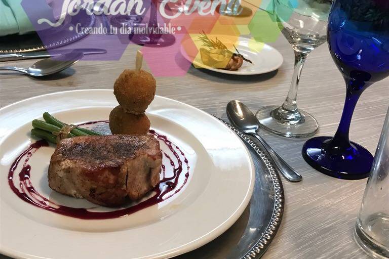 Cerdo en salsa de ciruela