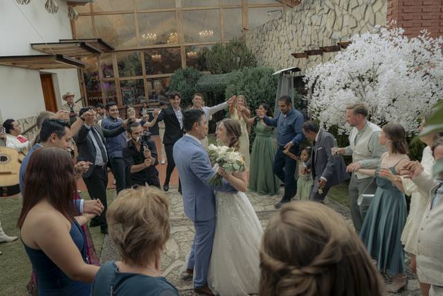 Novios jardín