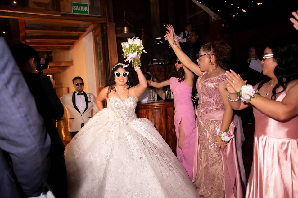 Entrada de novios salón