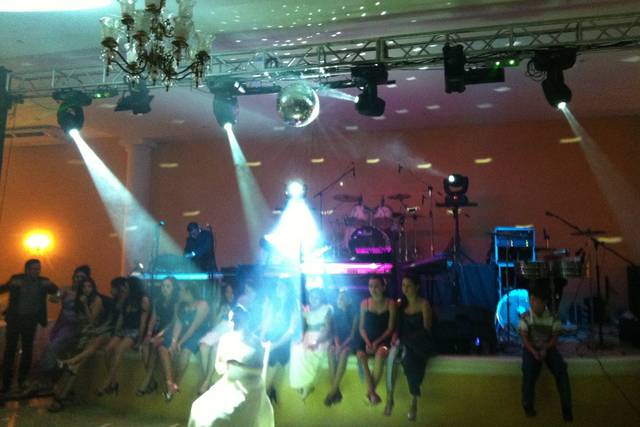 Grupo Musical Jhonny Kamaro
