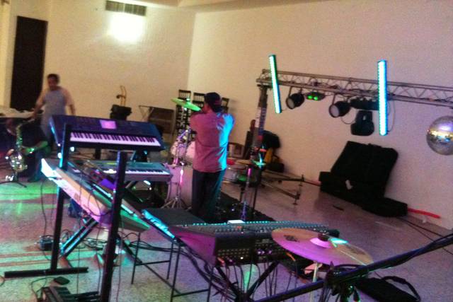 Grupo Musical Jhonny Kamaro