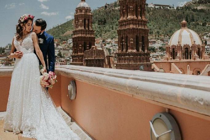 Backdrop y mesa de novios