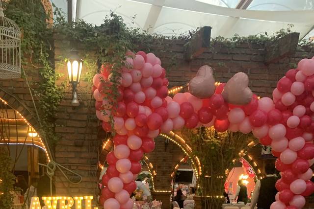 Arco con globos temáticos