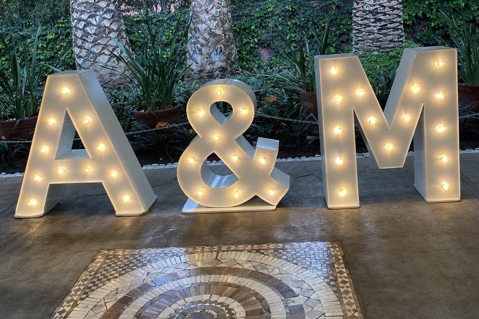 A& M