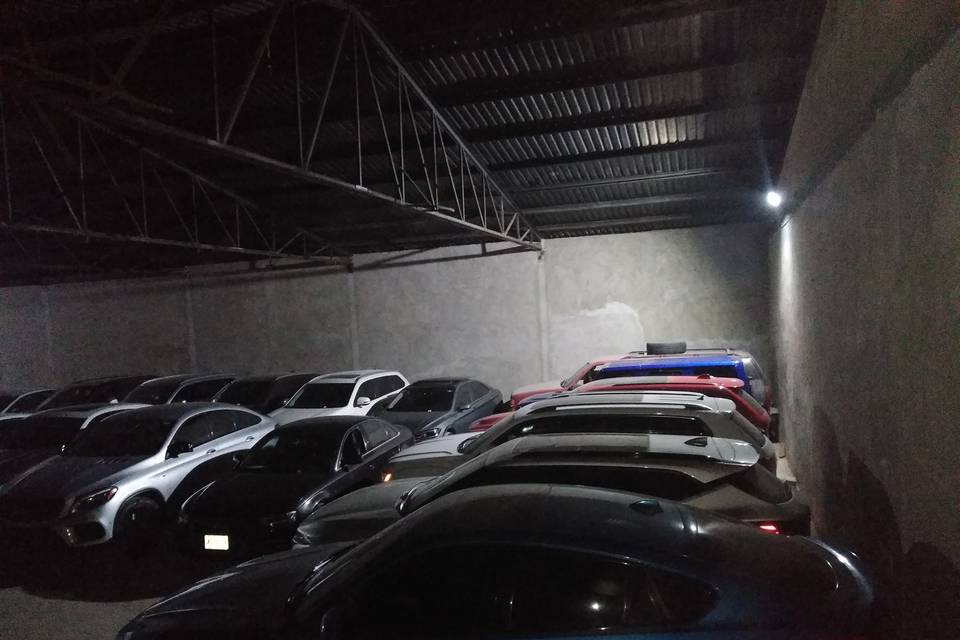 Azteca Parking