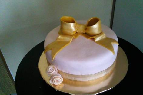 Aniverssary gold cake