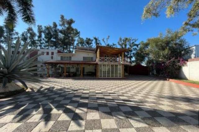 Estacionamiento o salón