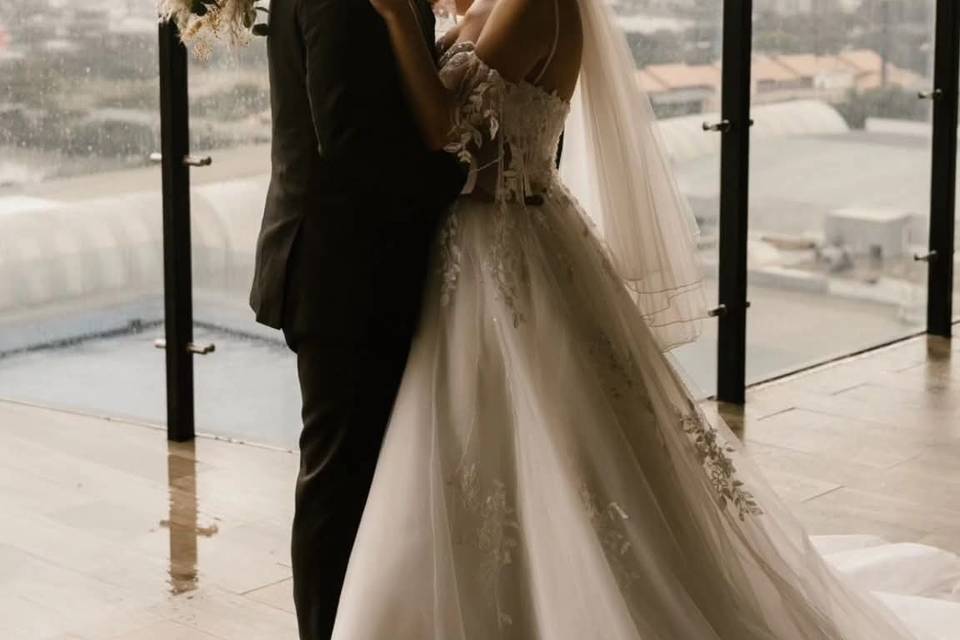 Novios de frente