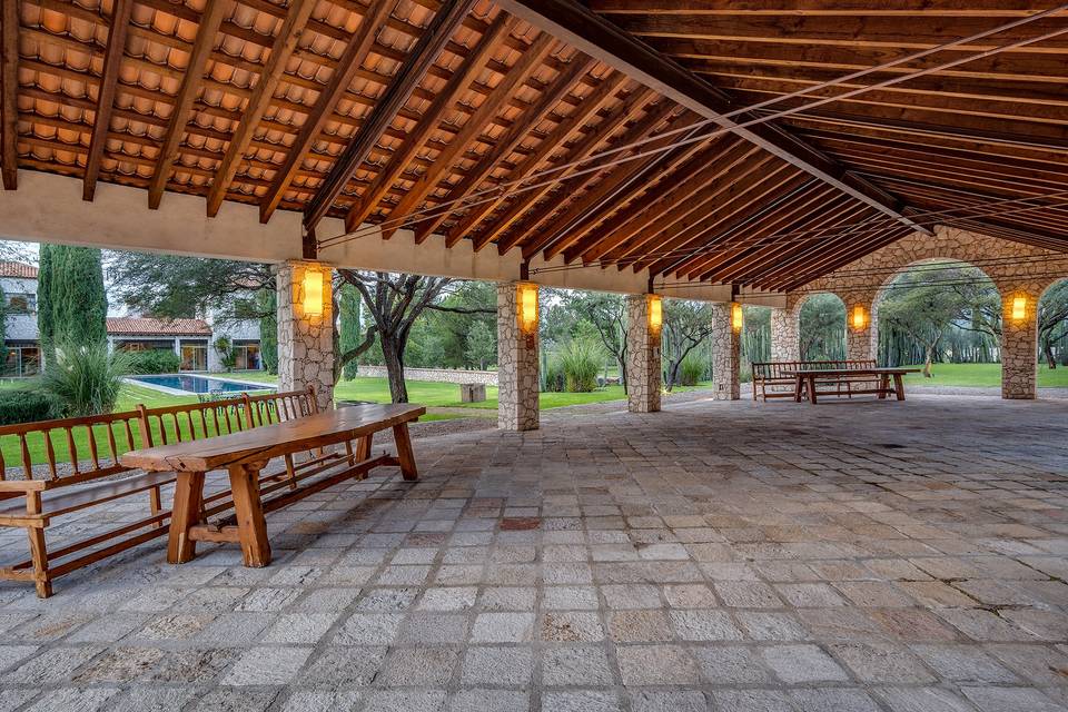 Pérgola para ceremonia o coctel