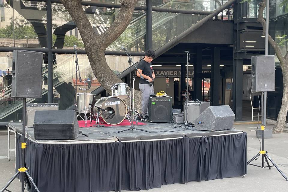 Escenario y equipo de sonido