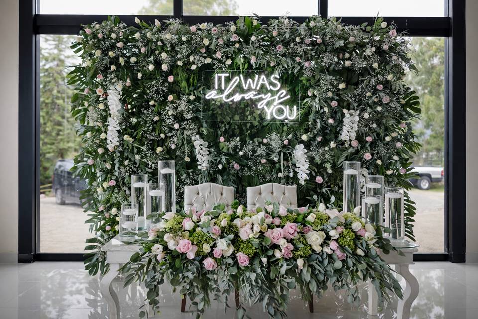Mesa de Honor con Muro Floral
