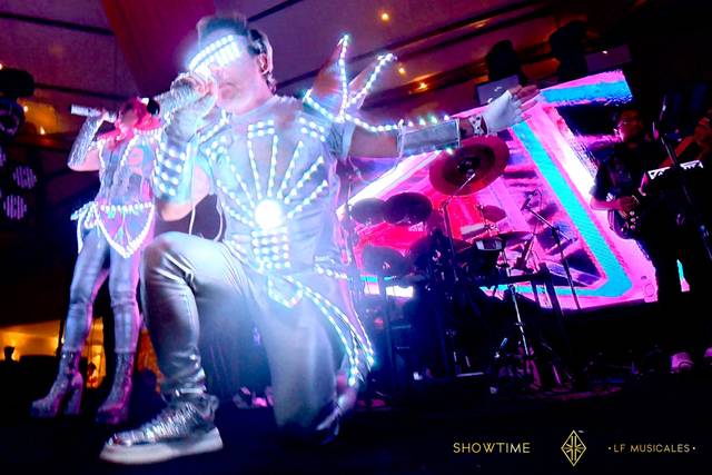 Blinding Lights.