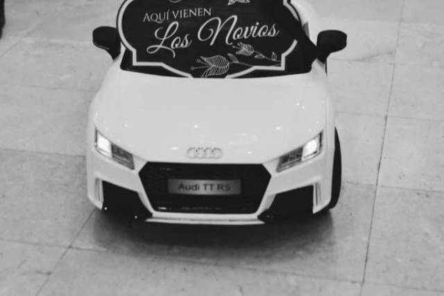 La entrada de los novios