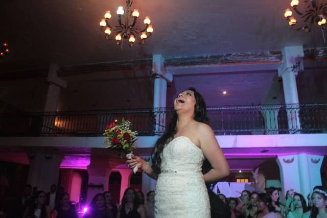 Novia con el ramo