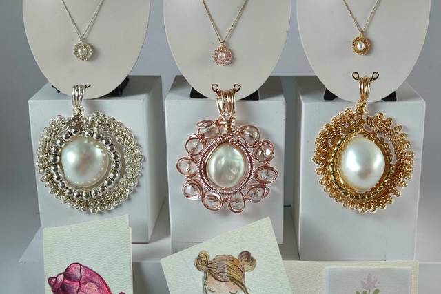 Dije con tarjeta personalizada