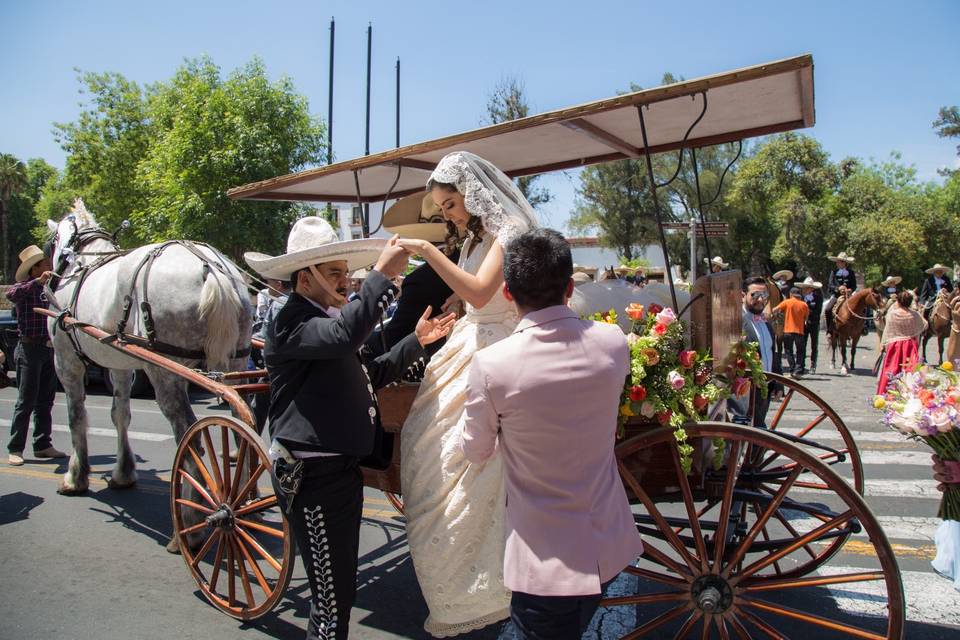 Llegando a la iglesia