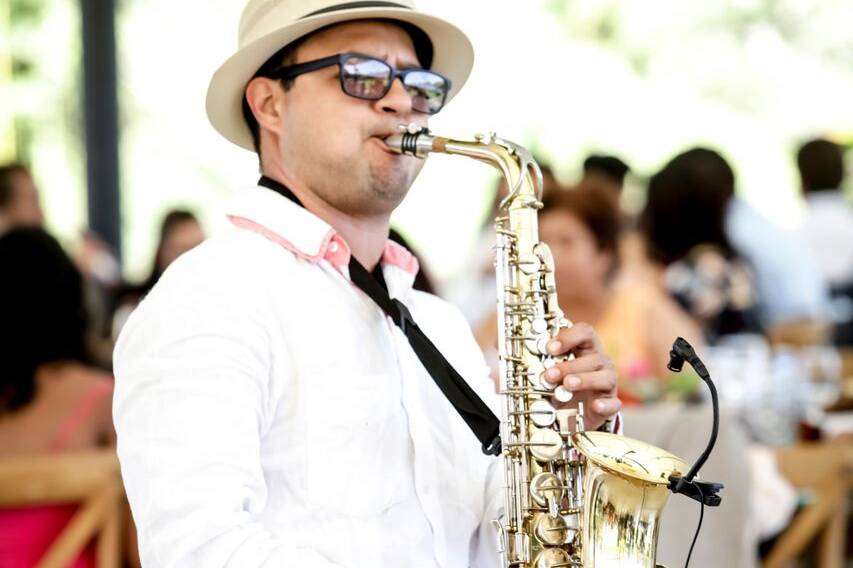 Saxofonista en Cuernavaca Tony Gaytán