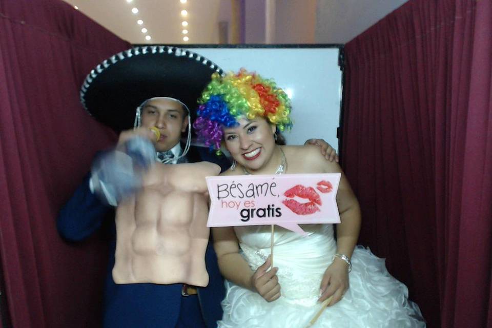 Diviértanse con  Crazy Booth