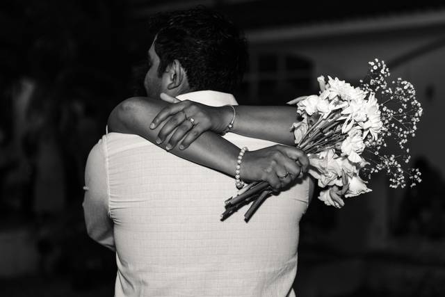 Pareja abrazada