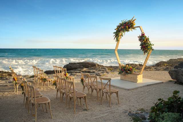 Royal Hideaway Playacar