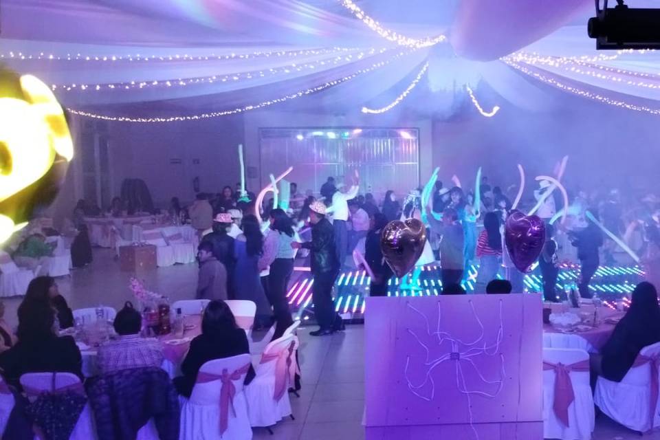 Batucada con pista iluminada
