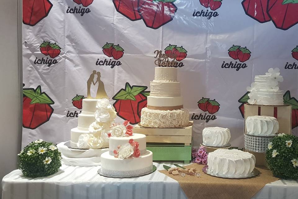 Variedad de pasteles en expo