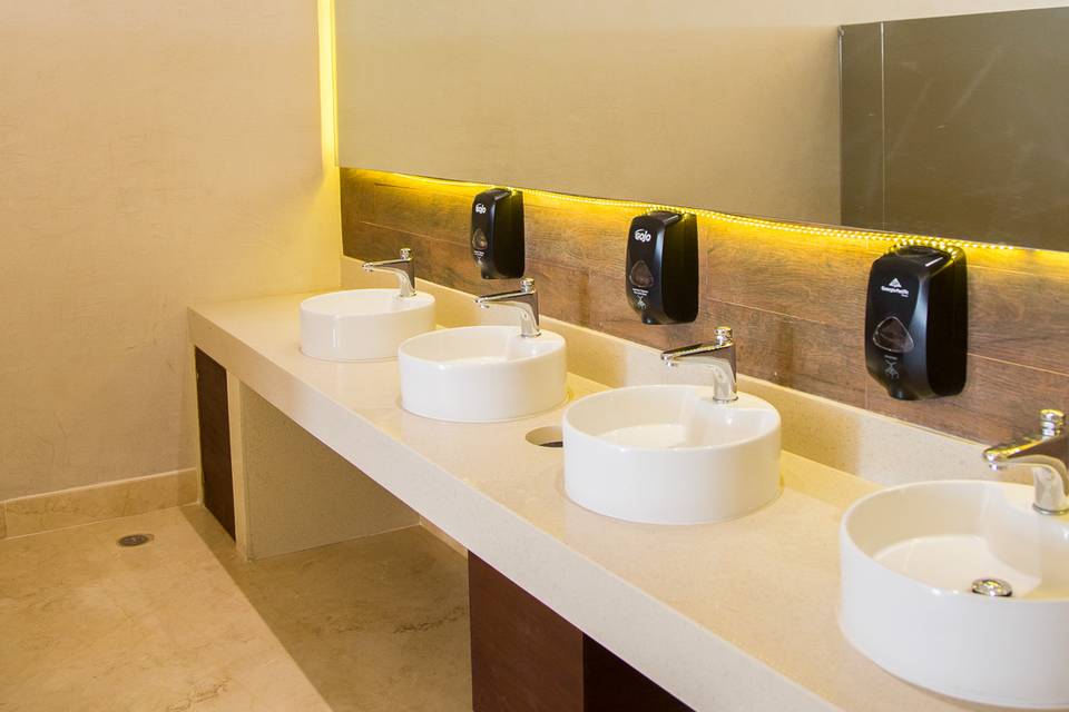 Baño de Caballeros