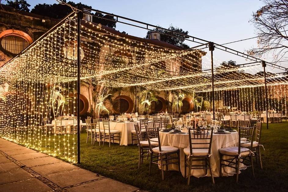 Montaje con luces cálidas