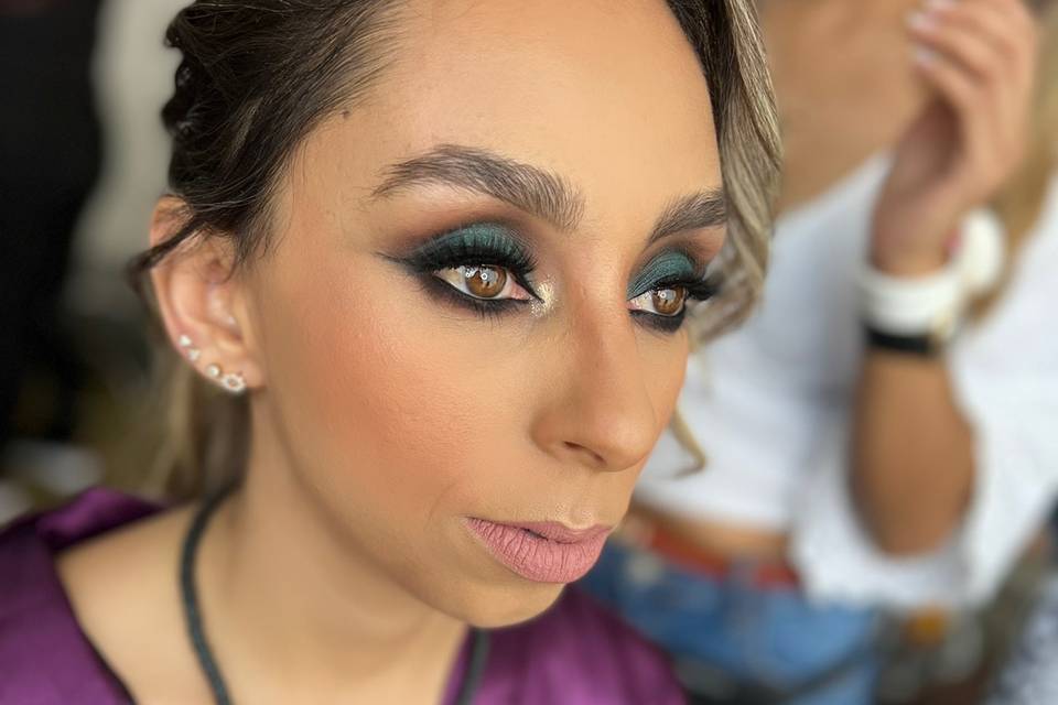 Maquillaje en verde