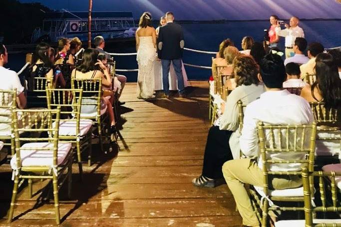 Boda en muelle privado