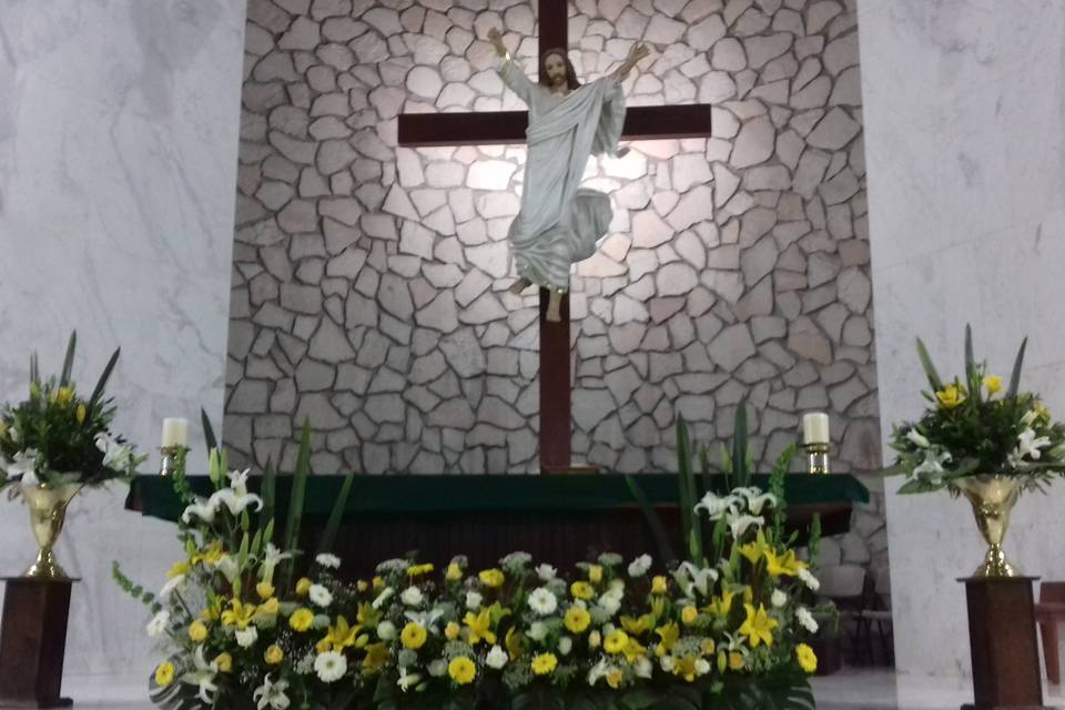 Altar en amarillo