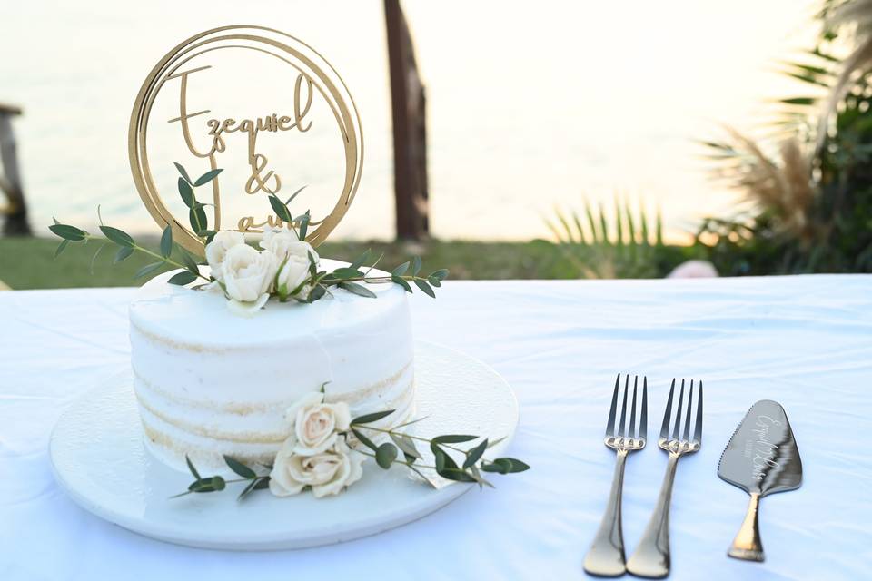 Cake cut