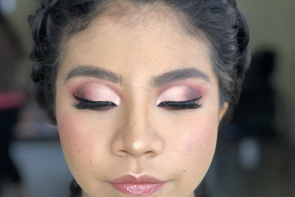 Kary Vega Make Up