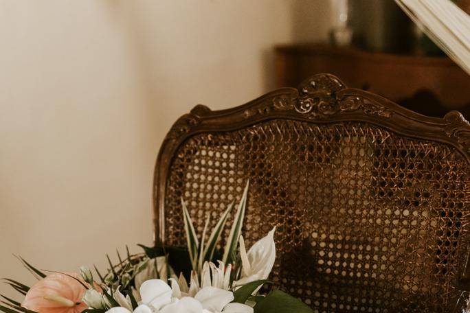 Ramo con flores blancas