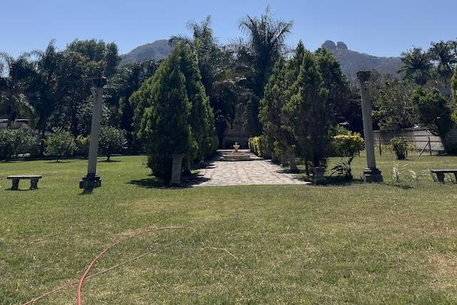Jardín Vista Hermosa -By Hadaz
