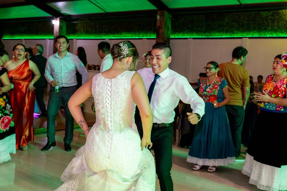 Fiesta salón Águila Dorada