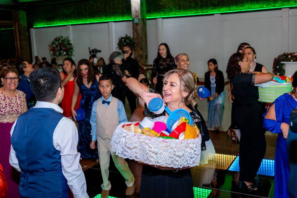 Fiesta salón Águila Dorada