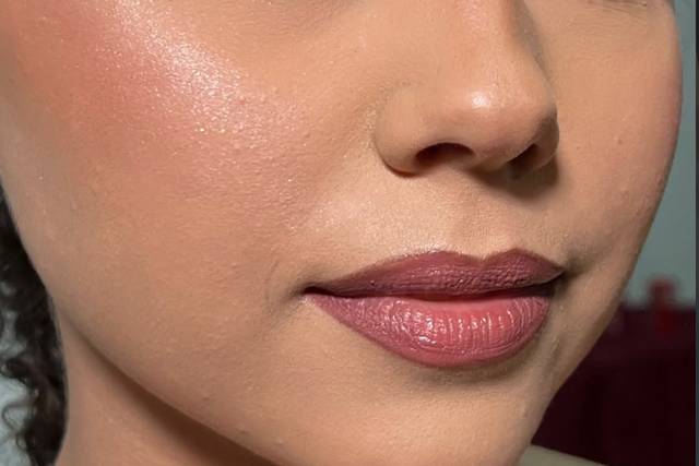 Novia con maquillaje terminado mate