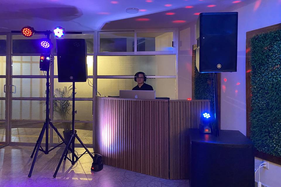 Dj en area de salón