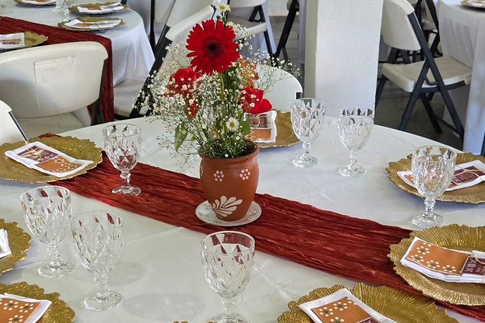 Montaje de mesa boda mexicana