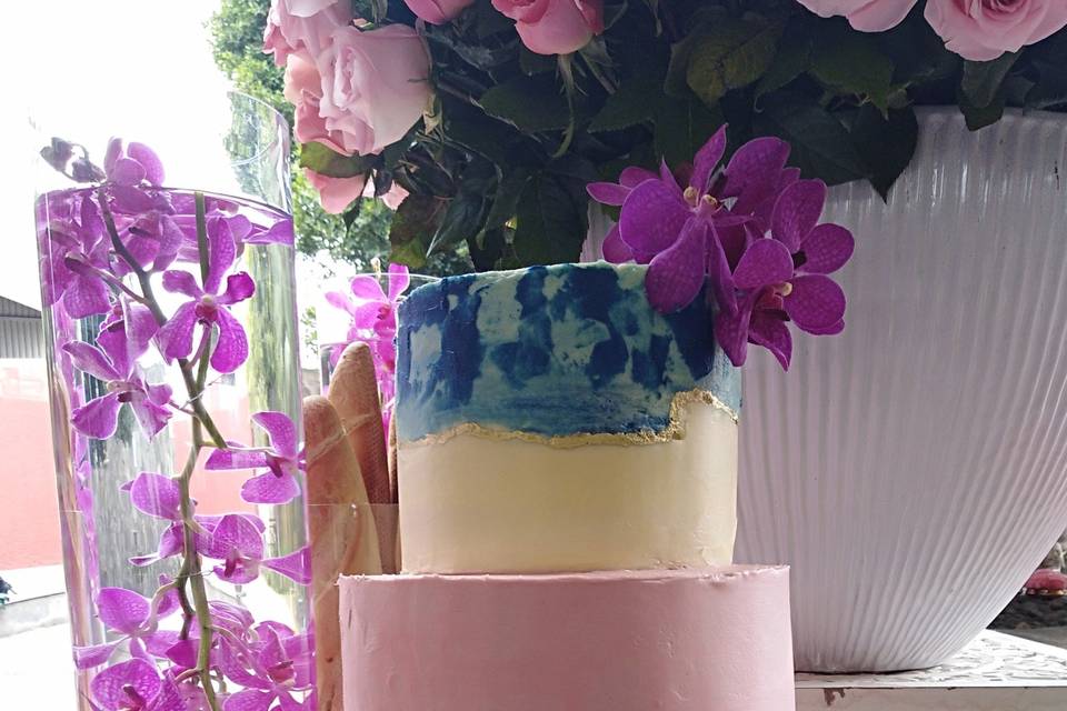 Pastel con orquídeas