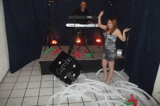 Utilería dado gigante escoger