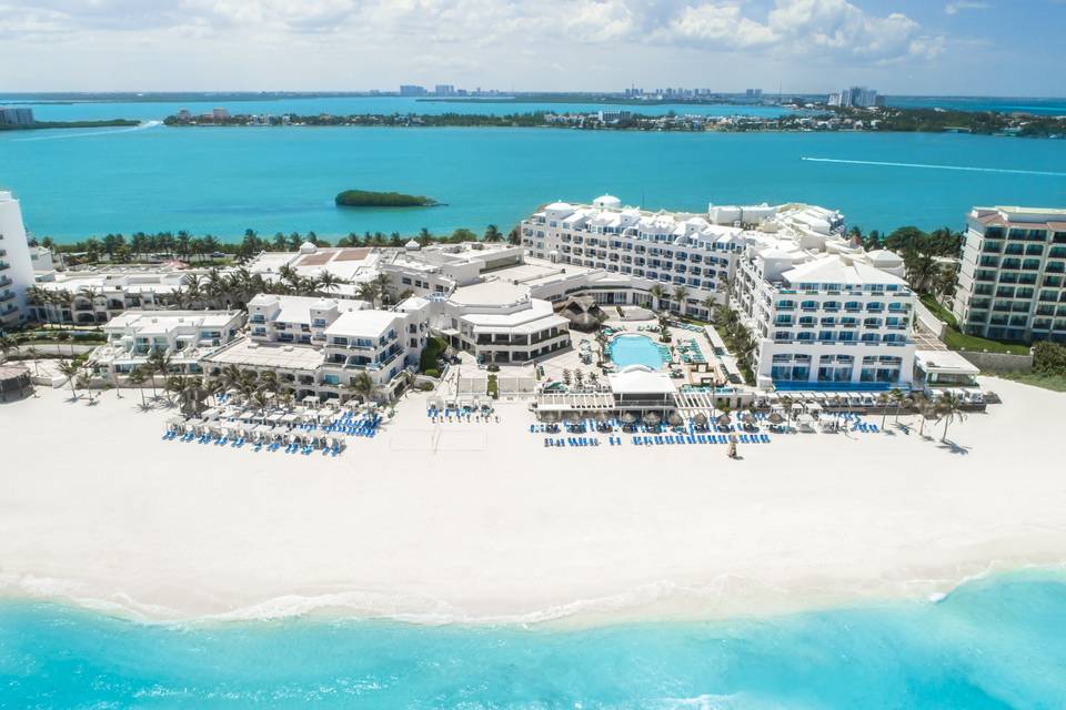 Wyndham Alltra Resorts Cancún