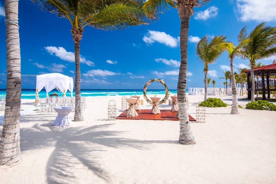 Wyndham Alltra Resorts Cancún