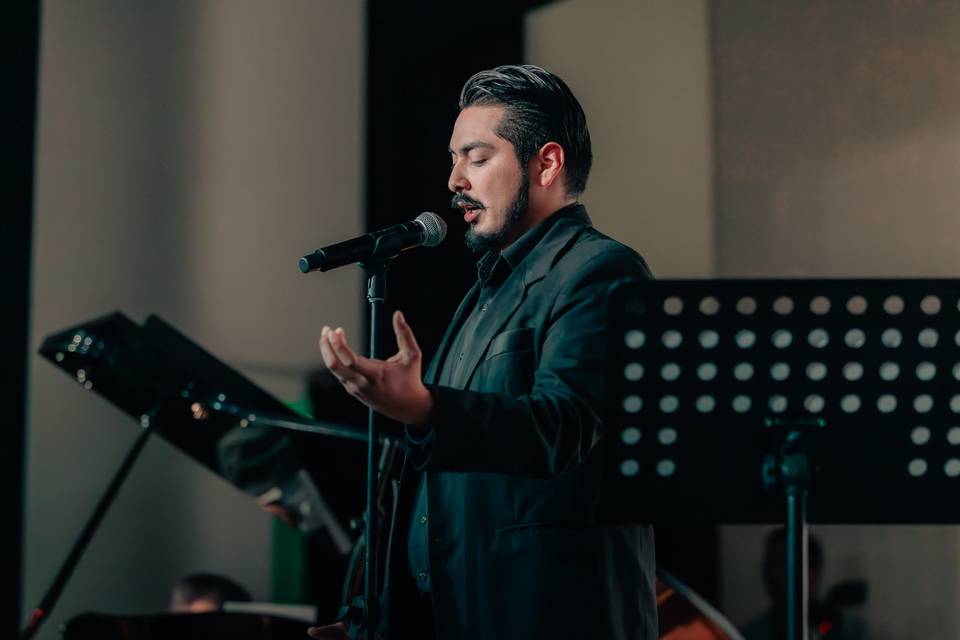 Sobremesa con tenor y pianista