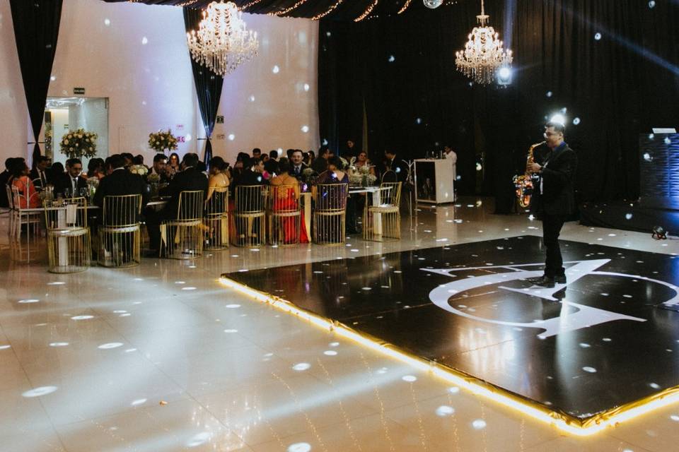 Amenización de cena en boda.