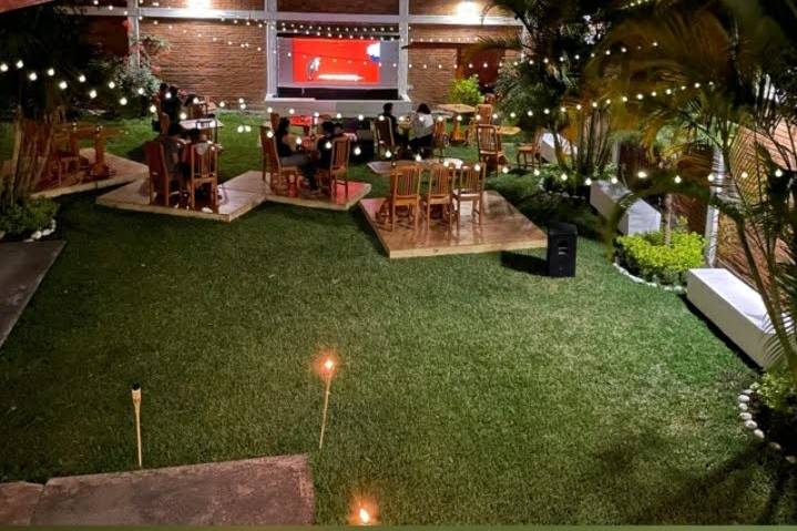 Área de jardín del salón