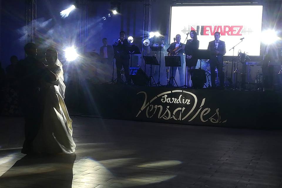 Orquesta Nevárez Show